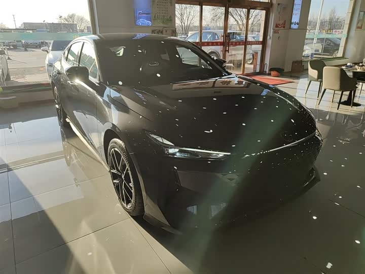 Changan UNI-V Hybrid 2024 2024款 蓝鲸智电iDD 136km 智尊型