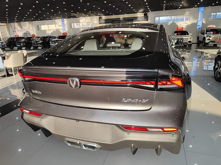 Changan UNI-V Hybrid 2024 2024款 蓝鲸智电iDD 136km 智尊型