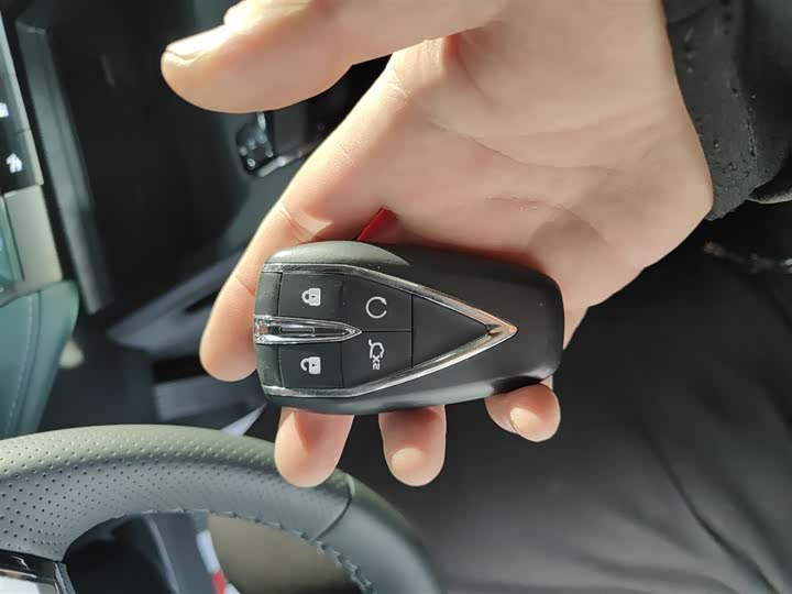 Changan UNI-V Hybrid 2024 2024款 蓝鲸智电iDD 136km 智尊型