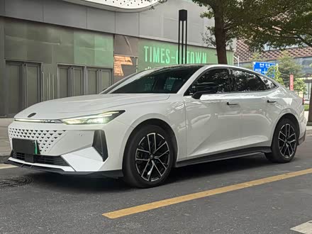 Changan UNI-V Hybrid 2024 2024款 蓝鲸智电iDD 136km 智尊型