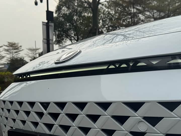 Changan UNI-V Hybrid 2024 2024款 蓝鲸智电iDD 136km 智尊型
