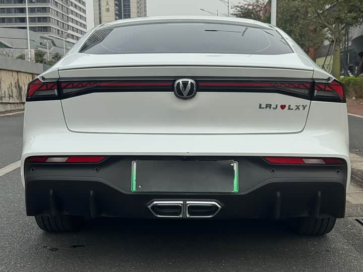 Changan UNI-V Hybrid 2024 2024款 蓝鲸智电iDD 136km 智尊型