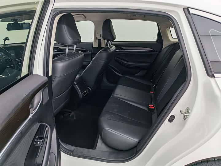 GAC Trumpchi GA6 2022 2022款 270T 自动精英版