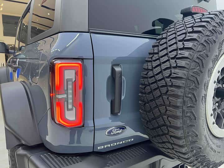 Ford Bronco 2024 2024款 2.3T 荒地