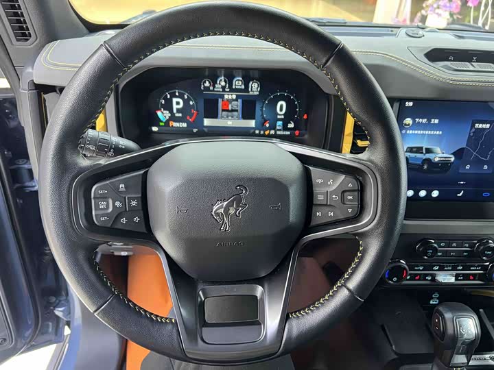 Ford Bronco 2024 2024款 2.3T 荒地