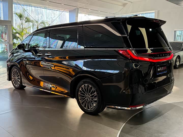 Lexus LM 2023 2023款 500h 六座尊崇版