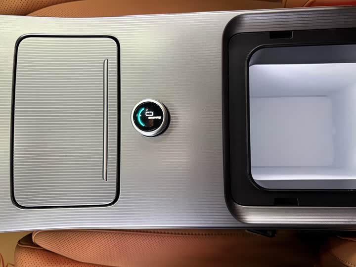 BYD Han L 2025 2025款 DM-p 四驱激光雷达旗舰型