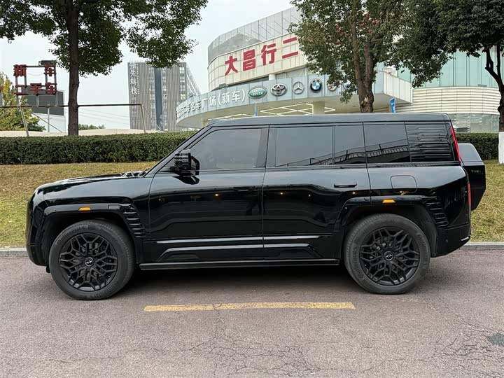 BYD Yangwang U8 2023 2023款 豪华版