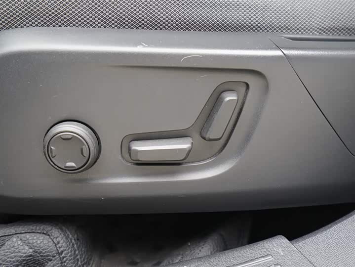 Volvo XC40 2024 2024款 B3 智远豪华版