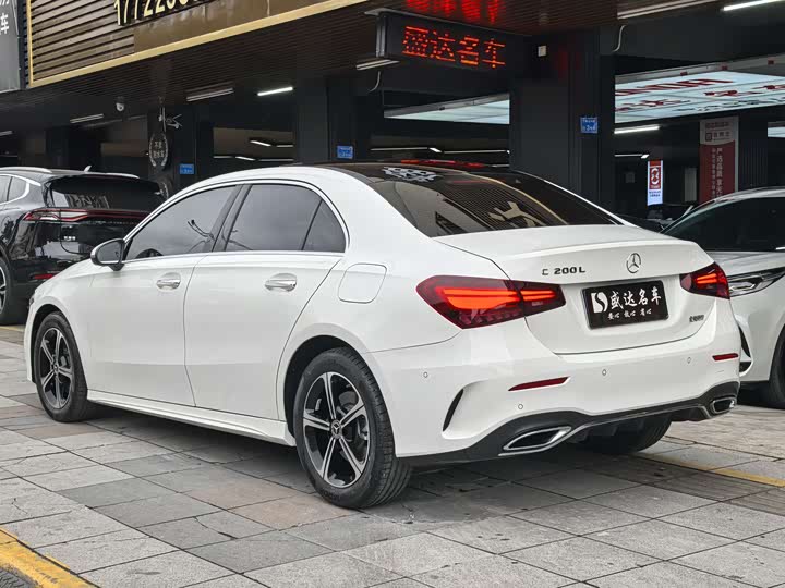 Mercedes-Benz A-Class 2025 2025款 A 200 L 时尚型