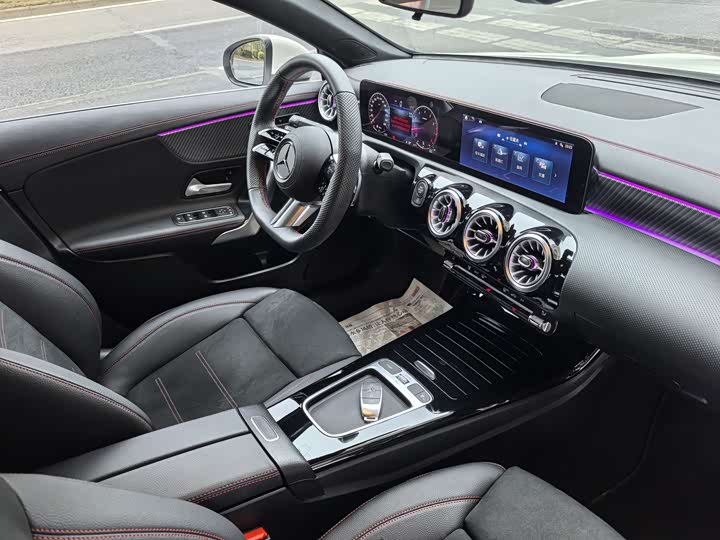 Mercedes-Benz A-Class 2025 2025款 A 200 L 时尚型