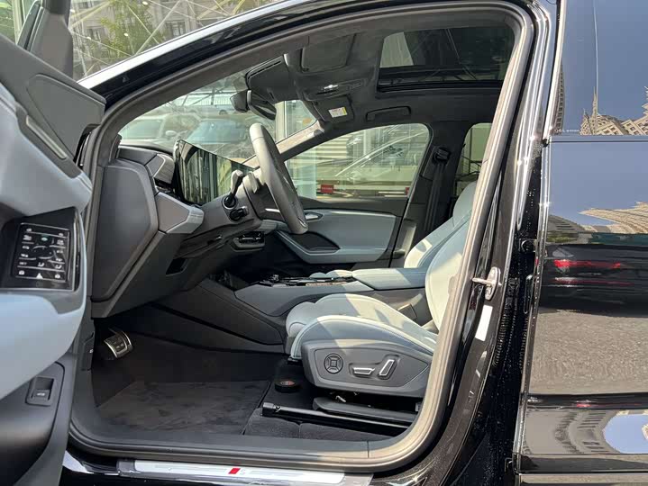 Audi Q6L e-tron 2026 2026款 首发领航版