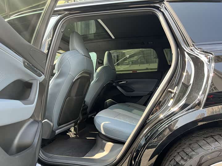 Audi Q6L e-tron 2026 2026款 首发领航版