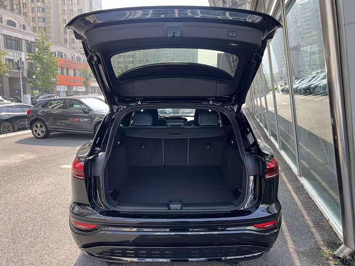 Audi Q6L e-tron 2026 2026款 首发领航版