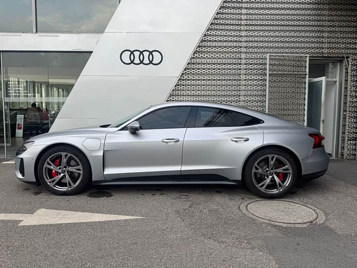Audi e-tron GT 2023 2023款 基本型