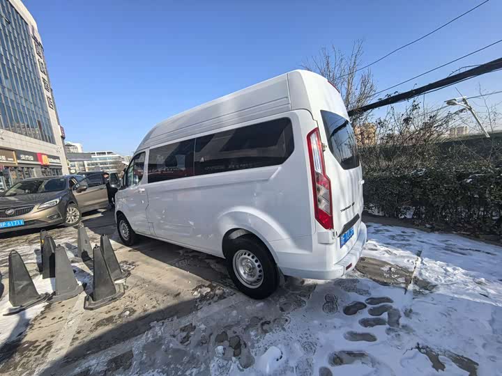 Ford Transit 2023 2023款 2.0T柴油自动商旅型中轴中顶7/8/9座