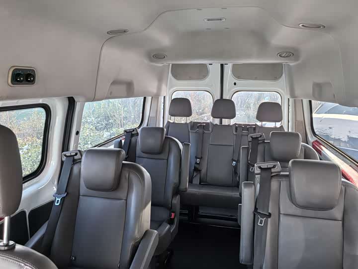 Ford Transit 2023 2023款 2.0T柴油自动商旅型中轴中顶7/8/9座