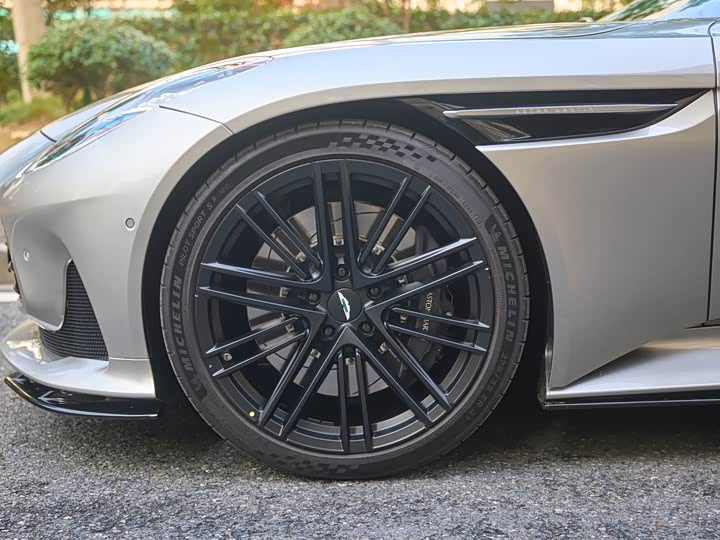 Aston Martin DB12 2023 2023款 4.0T V8 Coupe