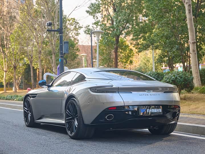 Aston Martin DB12 2023 2023款 4.0T V8 Coupe