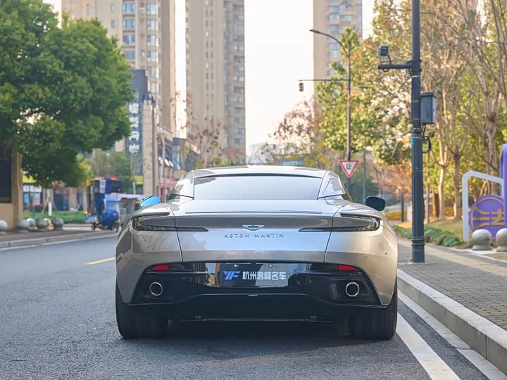 Aston Martin DB12 2023 2023款 4.0T V8 Coupe