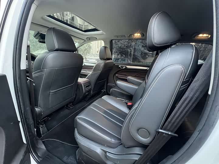 GAC Trumpchi M6 2023 2023款 PRO 270T DCT豪华版