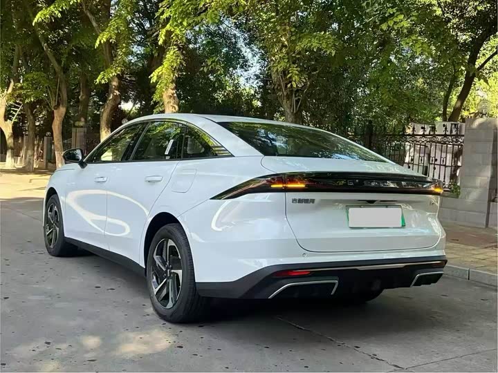 Geely Galaxy L6 2025 2025款 EM-i 140km 探索+版