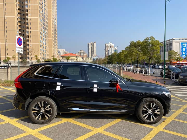 Volvo XC60 2025 2025款 B5 四驱智逸豪华版