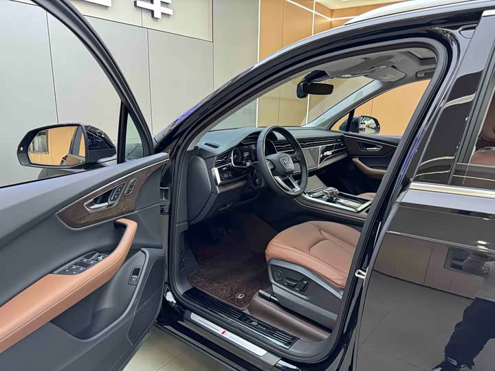 Audi Q7 2025 2025款 55 TFSI quattro S line运动型