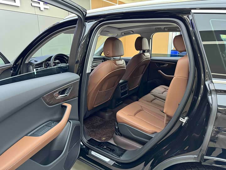 Audi Q7 2025 2025款 55 TFSI quattro S line运动型