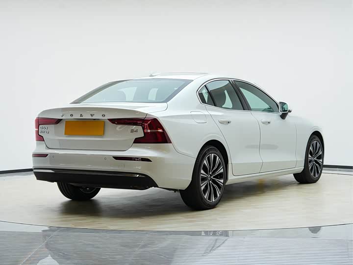 Volvo S60 2026 2026款 B4 智远豪华版