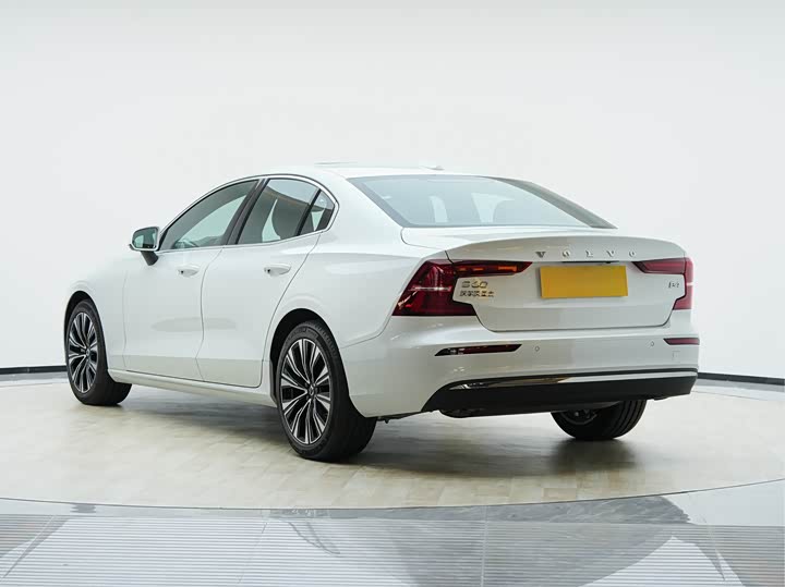 Volvo S60 2026 2026款 B4 智远豪华版