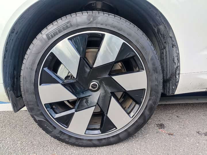 Volvo XC60 Hybrid 2025 2025款 插电式混动 长续航四驱智雅豪华版