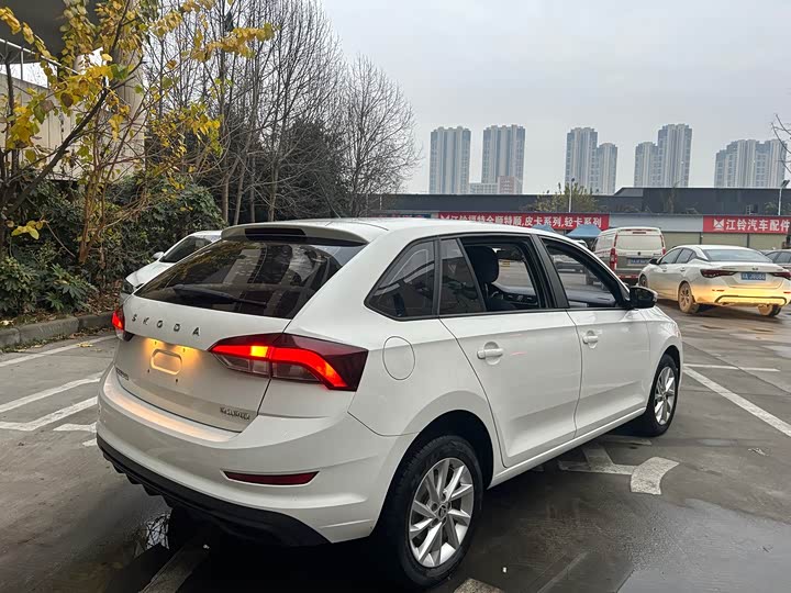 Skoda Rapid Spaceback 2020 2020款 1.5L 自动标准版
