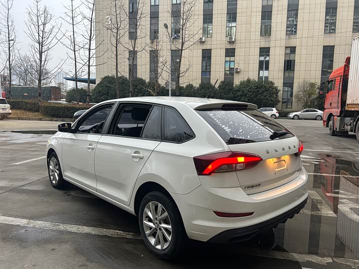 Skoda Rapid Spaceback 2020 2020款 1.5L 自动标准版
