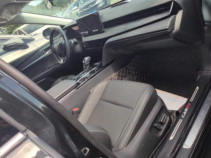 Toyota Camry 2024 2024款 双擎 2.0HG 尊贵版