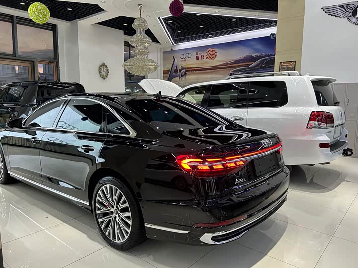 Audi A8 2025 2025款 A8L 50 TFSI quattro 臻选型