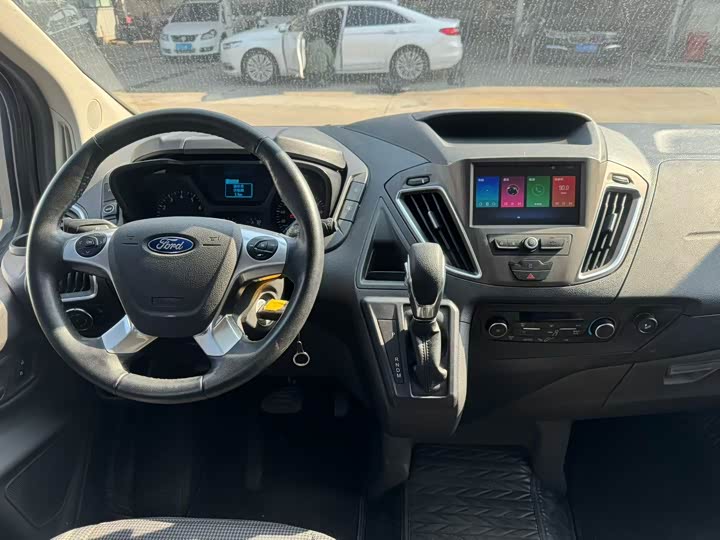 Ford Tourneo 2020 2020款 2.0T 自动旗舰版 国VI