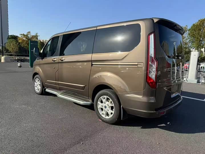 Ford Tourneo 2020 2020款 2.0T 自动旗舰版 国VI