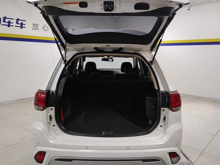 Mitsubishi Outlander 2021 2021款 2.4L 四驱致享版 5座