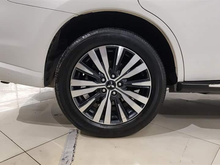 Mitsubishi Outlander 2021 2021款 2.4L 四驱致享版 5座