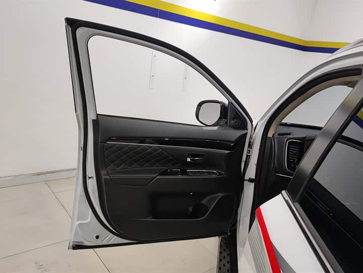 Mitsubishi Outlander 2021 2021款 2.4L 四驱致享版 5座