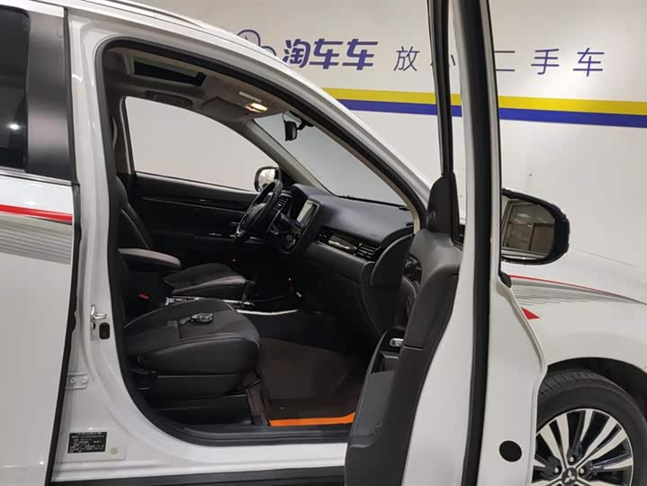 Mitsubishi Outlander 2021 2021款 2.4L 四驱致享版 5座
