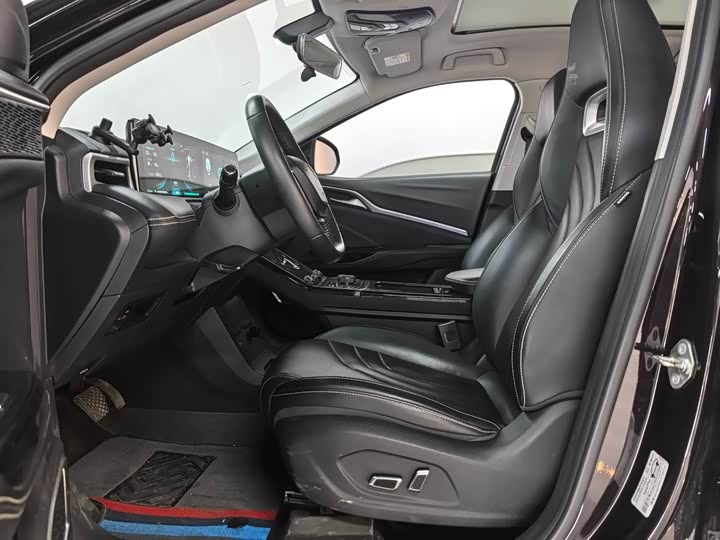 Hozon U 2023 2023款 哪吒U-Ⅱ 挑战版 400 Lite 三元锂