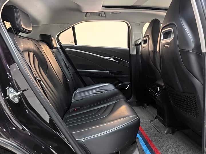 Hozon U 2023 2023款 哪吒U-Ⅱ 挑战版 400 Lite 三元锂