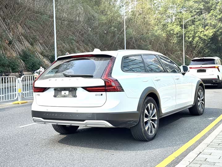 Volvo V90 2023 2023款 Cross Country B5 AWD 智远版