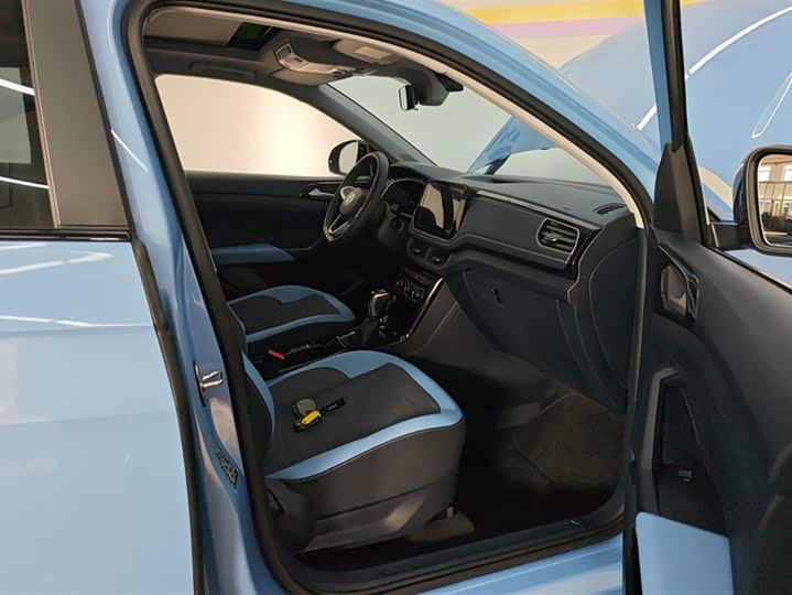 Volkswagen Tharu 2025 2025款 新锐 300TSI 锐意版