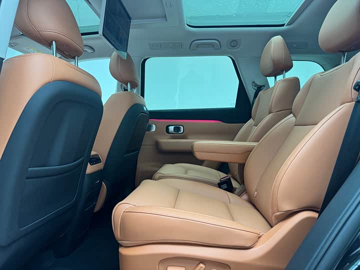 Leapmotor C16 2026 2026款 增程 280激光雷达智尊版 6座