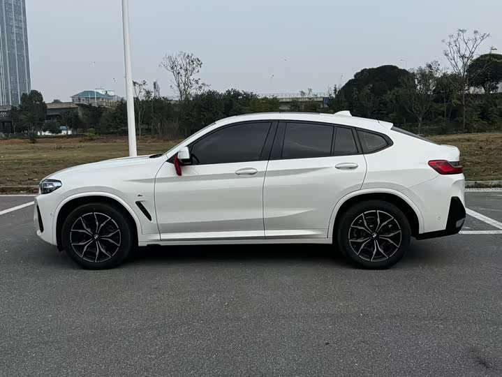 BMW X4 2022 2022款 xDrive 25i M运动套装
