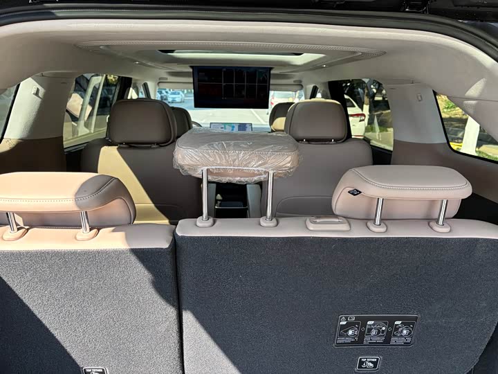 XPeng X9 2025 2025款 纯电 740超长续航 Max