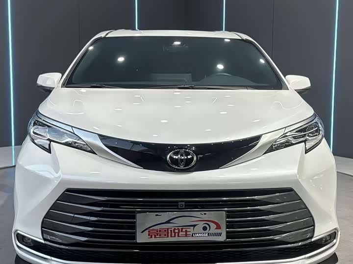 Toyota Sienna 2024 2024款 2.5L混动 四驱尊贵版